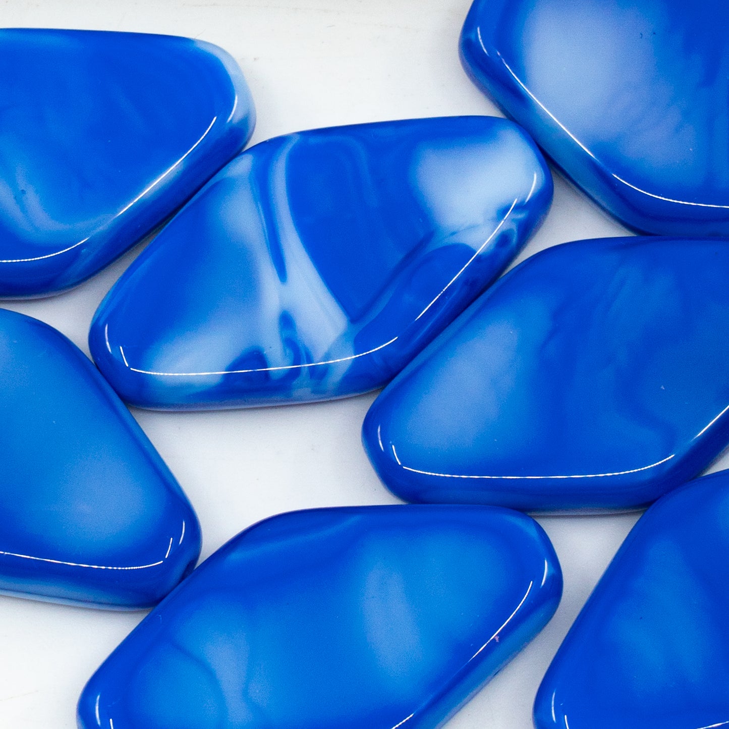 OUTLET 10 grams Flat Fhombus Beads, 35 x 20 mm, Mix White Blue Opaque (37306), Glass, Czech Republic