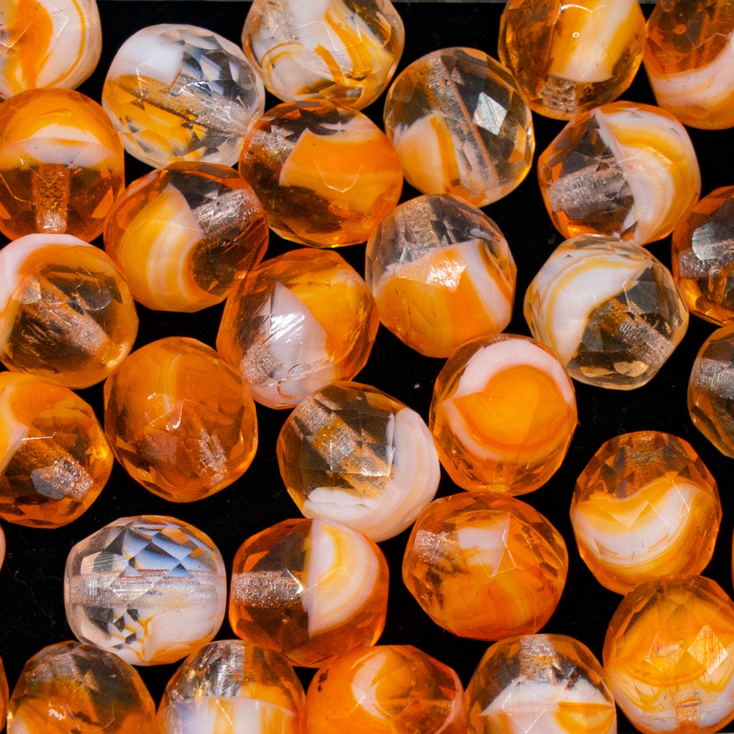 清仓 50 克 刻面圆珠 火抛光珠，10 x 10 毫米，橙白水晶混色（mix-orange-white-crystal），玻璃，捷克共和国