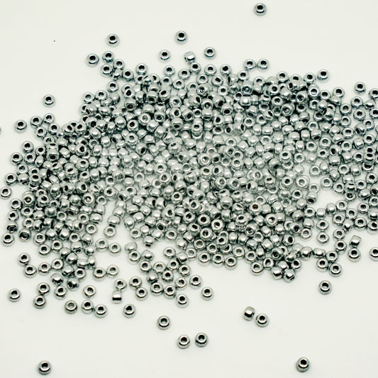OUTLET 10 grams Preciosa Ornela Seed Beads, Round Hole, Loose, 14/0, Silver Matte (01700), Glass, Czech Republic