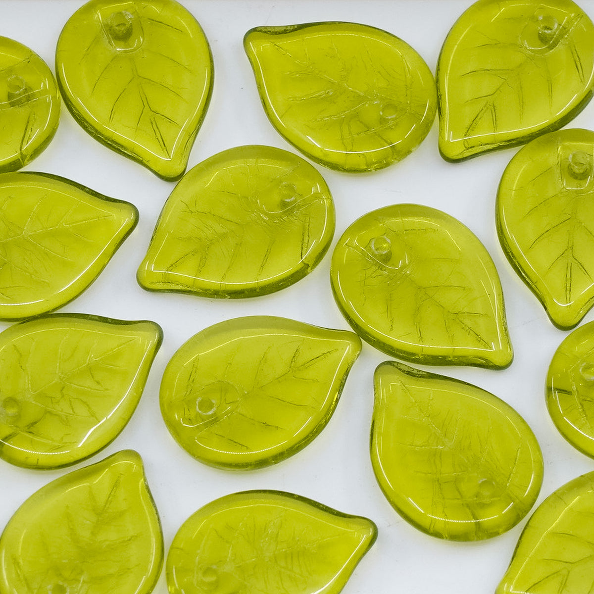 OUTLET 250g/50g Apple Leaf Beads, 18 x 13 mm, Transparent Green (50230), Glass, Czech Republic
