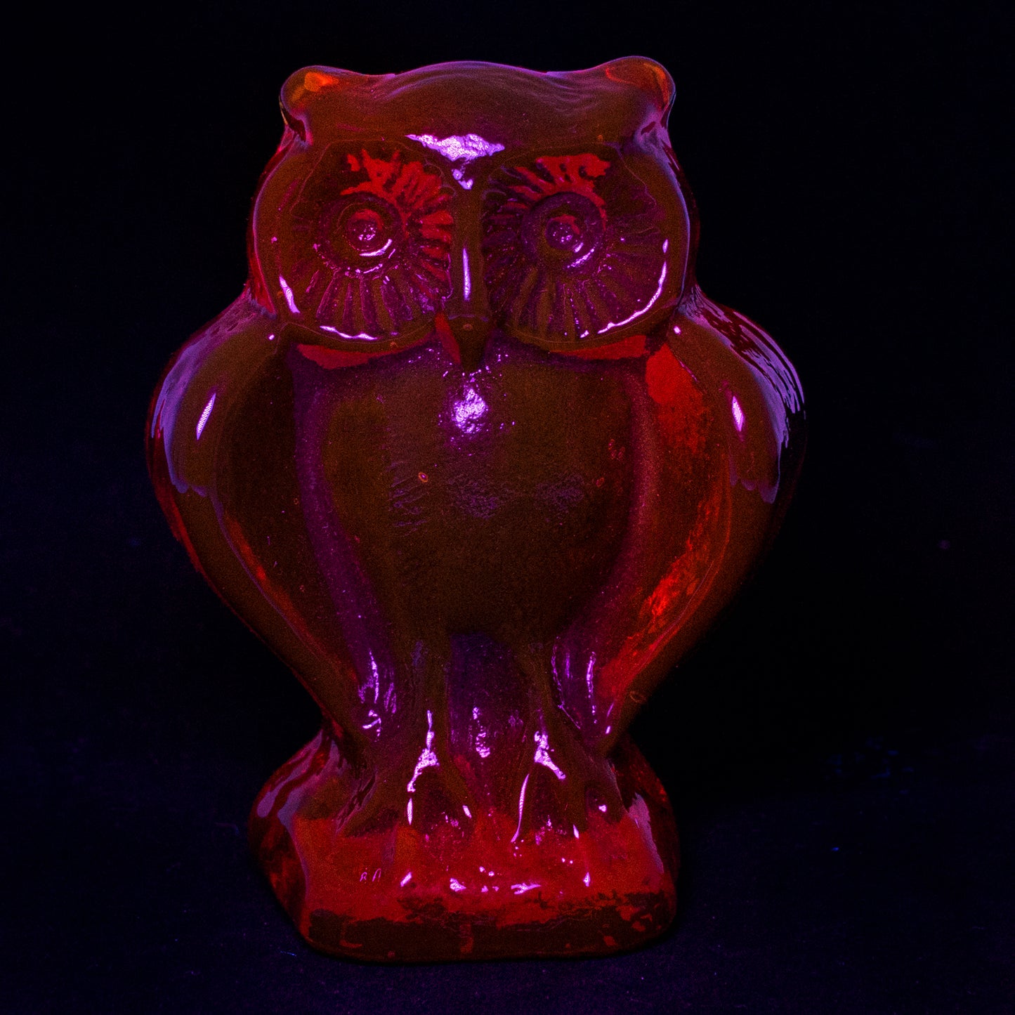 Cadmium Red Glass Statuette - Big Owl - Glow Under UV light