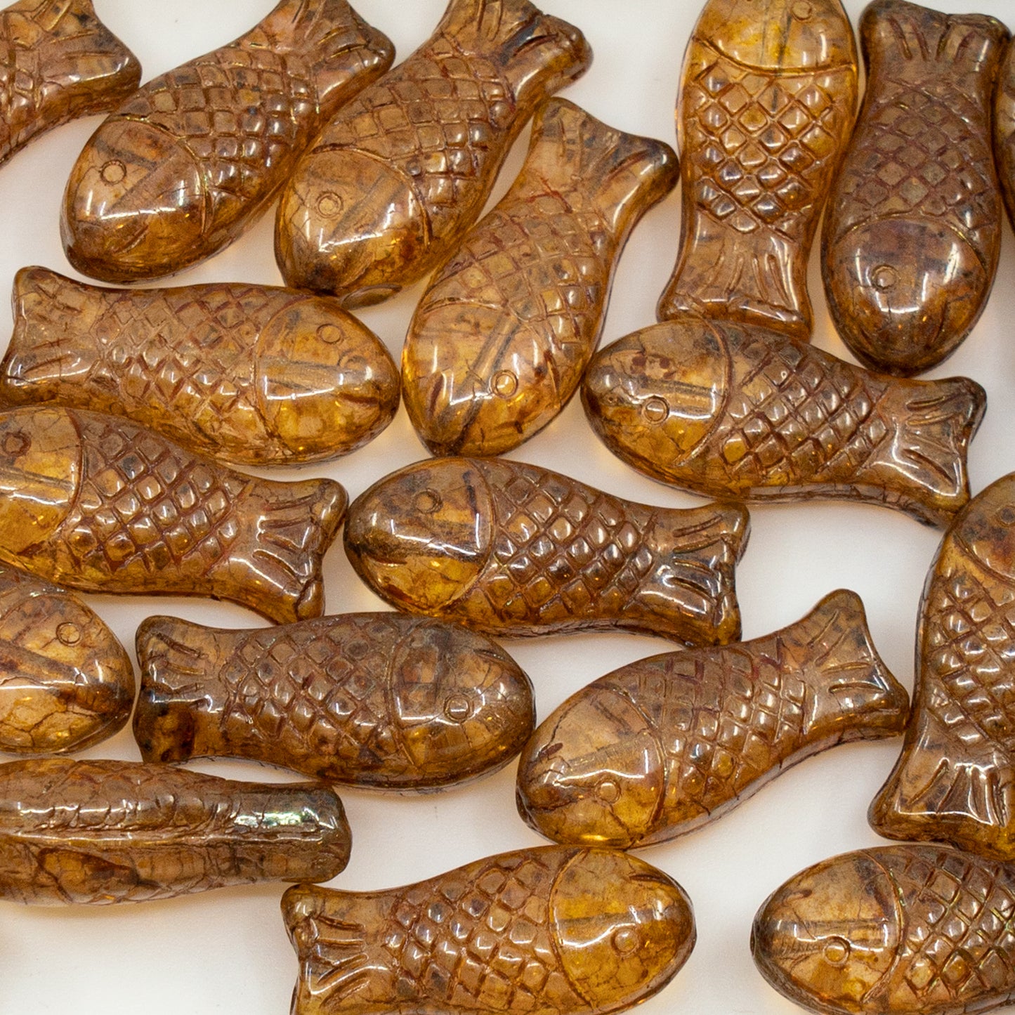 アウトレット 250g ミディアムフィッシュビーズ、20 x 7 mm、クリスタルステイン、光沢レッド（00030-65491）、ガラス、チェコ共和国