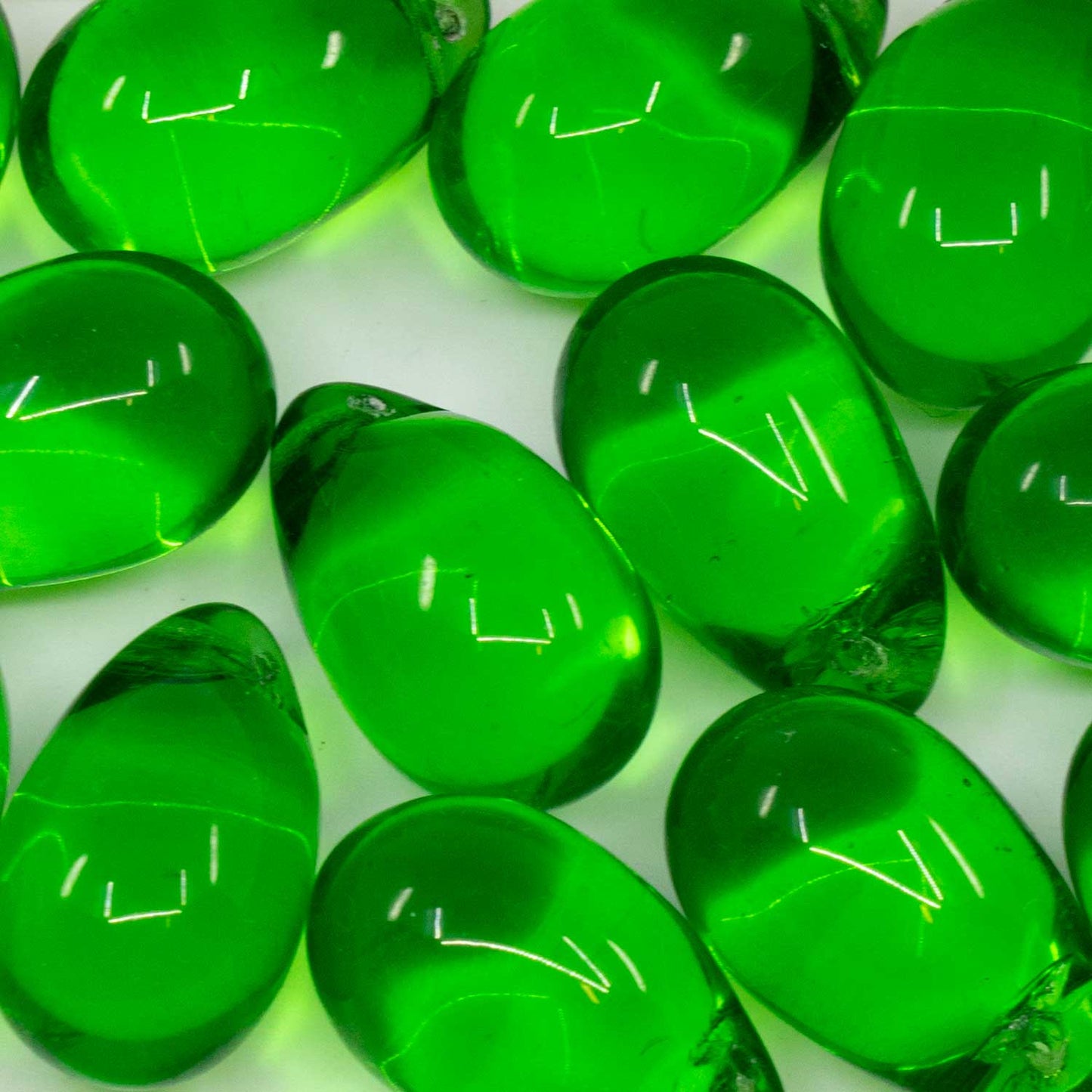 OUTLET Drop Beads, 14 x 23 mm, Green Transparent (50040), Glass, Czech Republic