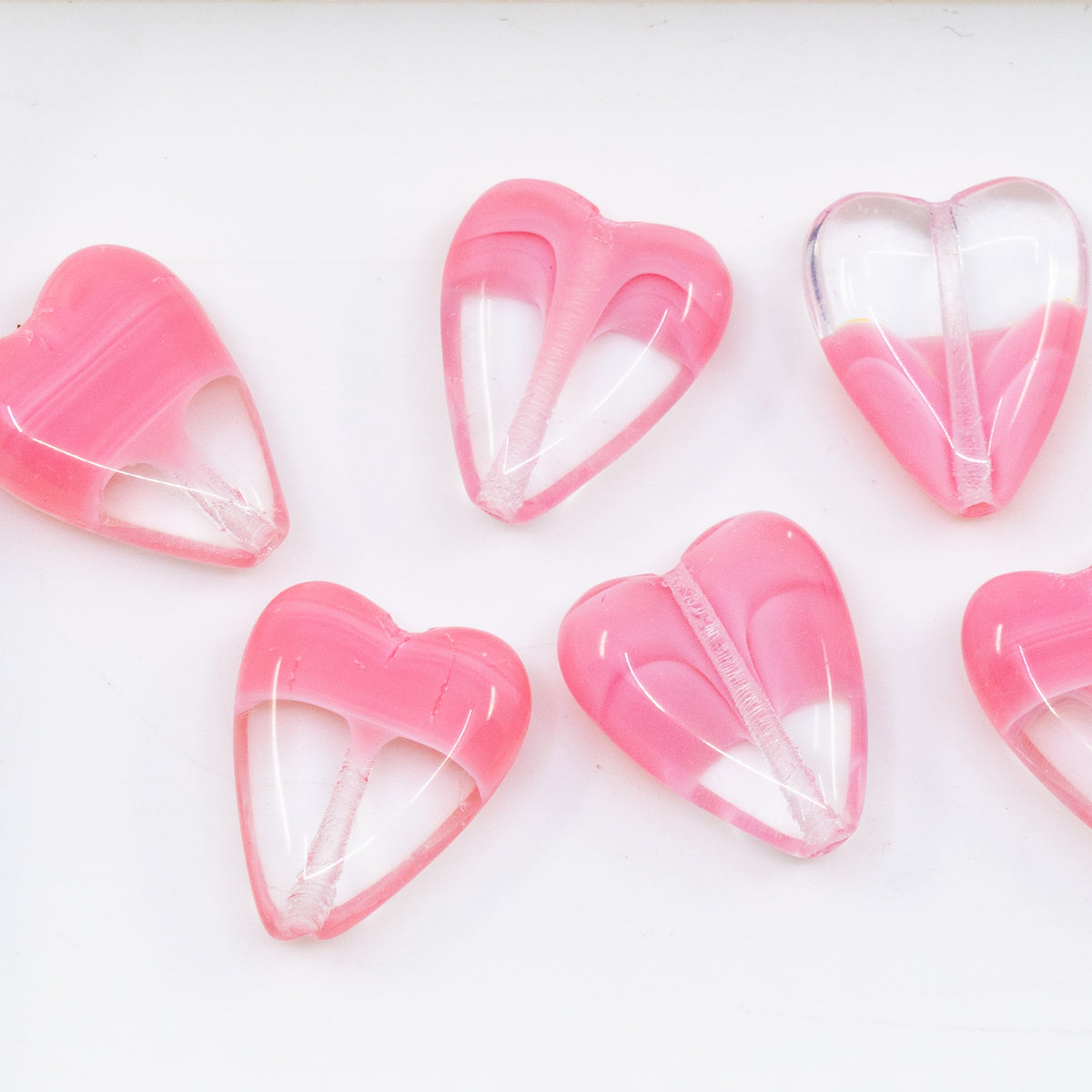 OUTLET 10 grams Elongated Heart Beads, 16 x 13 mm, Silky Pink (76027), Glass, Czech Republic