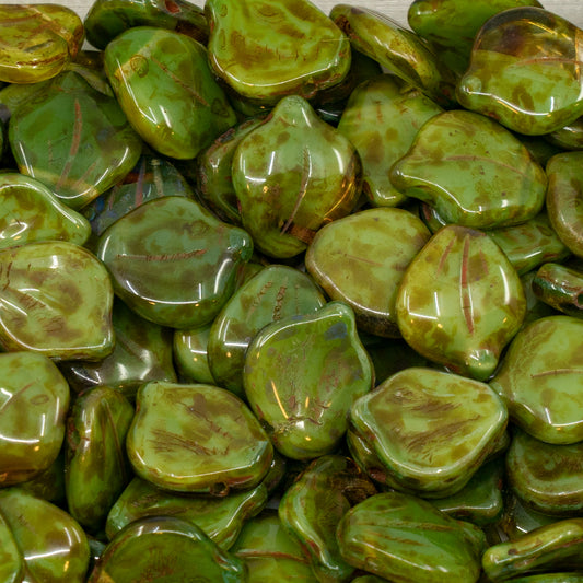 OUTLET 250g Peony Petal Beads, 12 x 15 mm, Mixed Emerald Crystal Travertin (56100-86800), Glass, Czech Republic