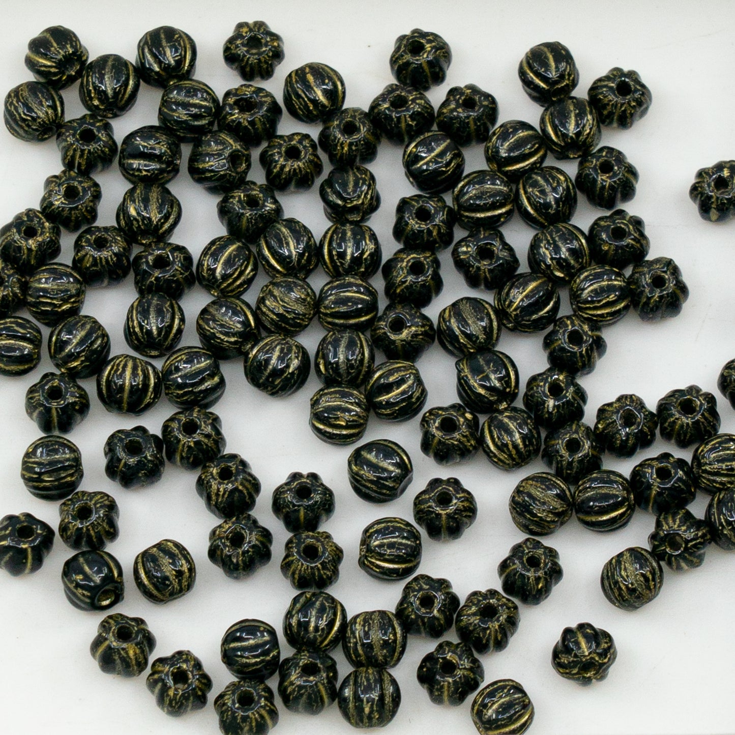 OUTLET 10  grams Melon Beads, 4 x 4 mm, Black Gold Lined (23980-54302), Glass, Czech Republic