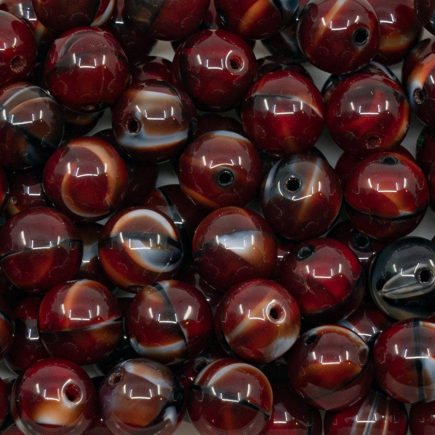 アウトレット 250g/50g ラウンドドラックビーズ、10 x 10 mm、ストライプダークレッド (26907)、ガラス、チェコ共和国