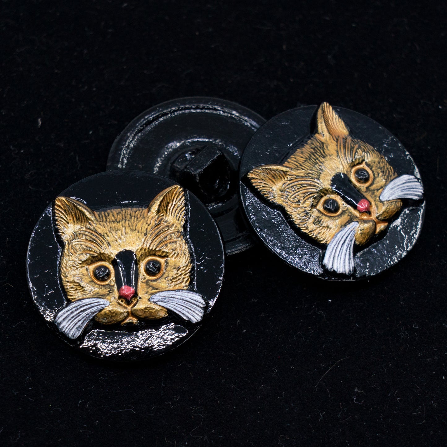 OUTLET 1 pcs Czech Glass Handmade Button, s12 / 27 mm, Black Cat Gold (), Glass, Czech Republic