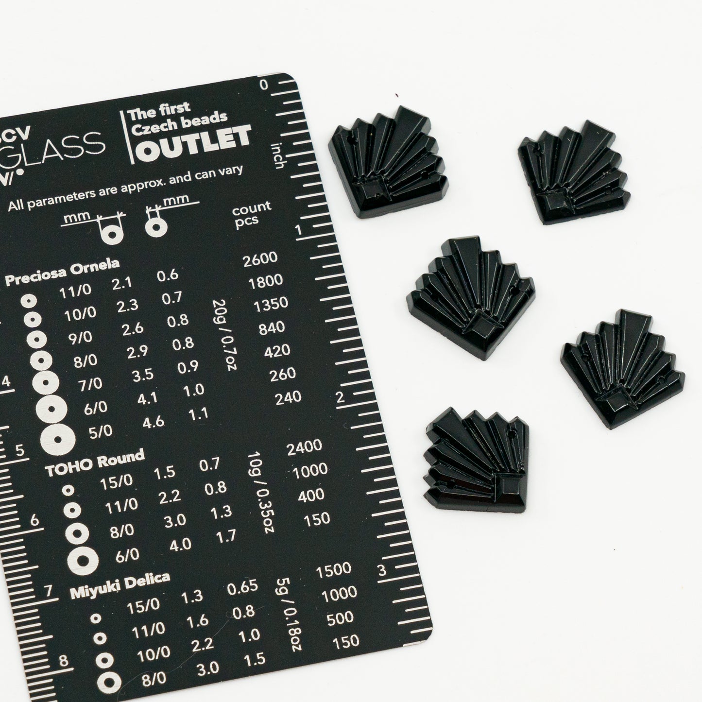 アウトレット 10グラム ガラスプレスクリスタルストーン、20 x 20 mm、ジェットブラック2穴スクエアディアファン（jet-black-2hole-diafan）、ガラス、チェコ共和国