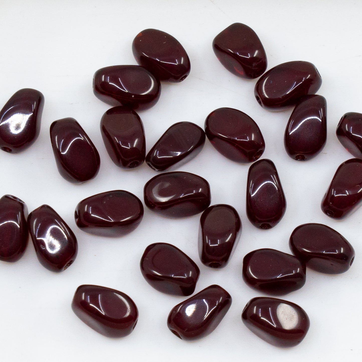 OUTLET 10 grams Flat Oval Beads, Transparent Red (90100), Glass, Czech Republic