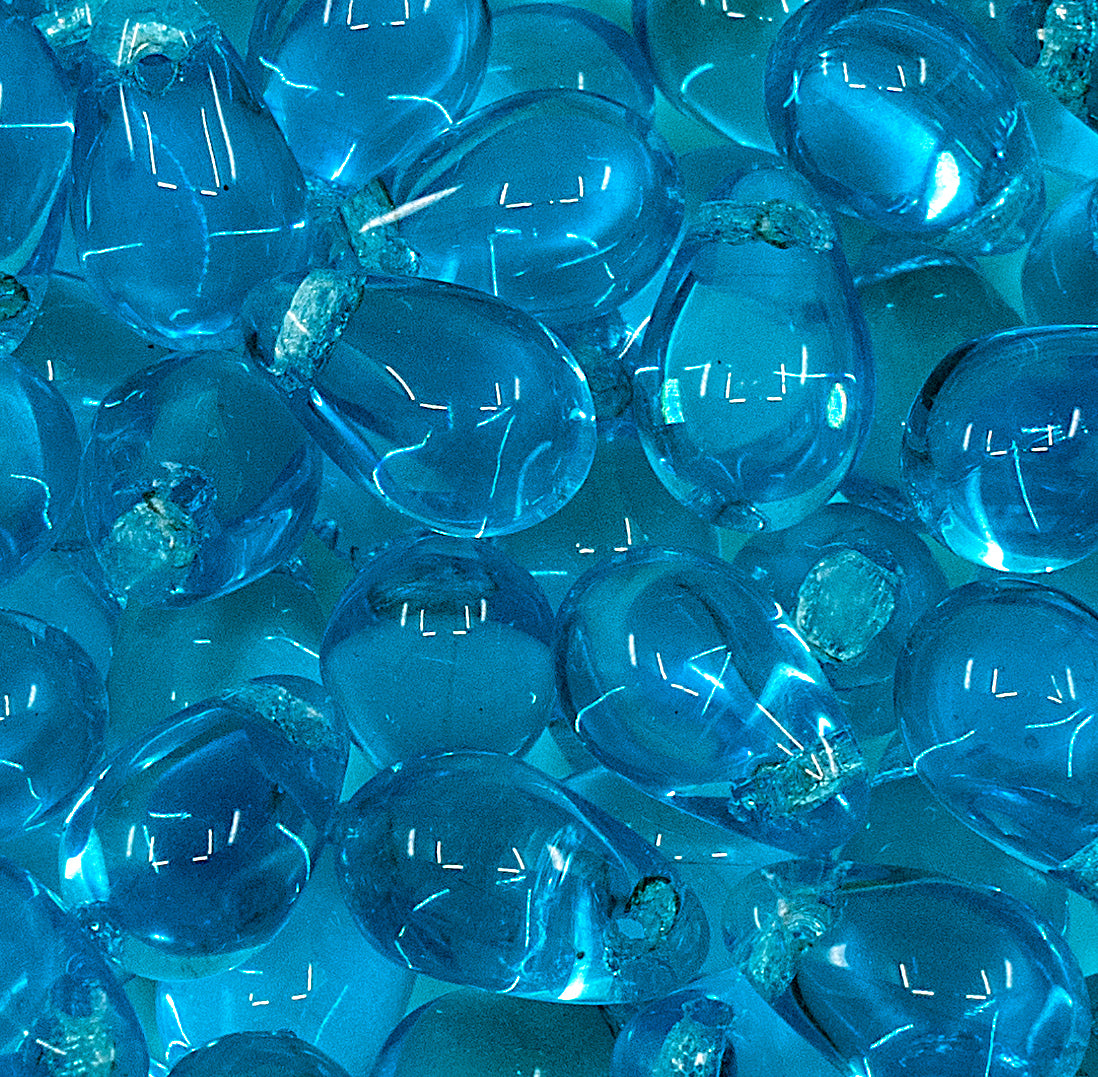 OUTLET 10 grams Drop Beads, 6 x 9 mm, Transparent Aqua (60020), Glass, Czech Republic