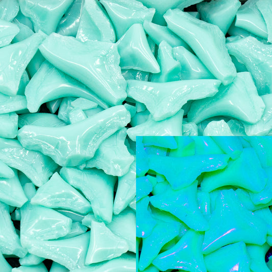 OUTLET 50 grams Glass Crumbs, size mix, Opaque Turquoise (), Glass, Czech Republic