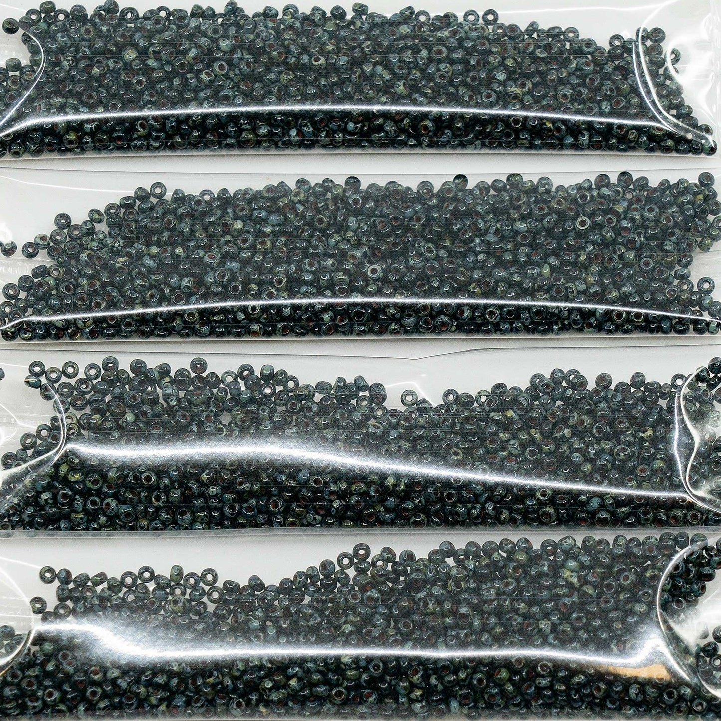 OUTLET 10 克 Preciosa Ornela 种子珠，圆孔，散装，11/0 x 毫米，黑色石灰华 (-23980-86800)，玻璃，捷克共和国