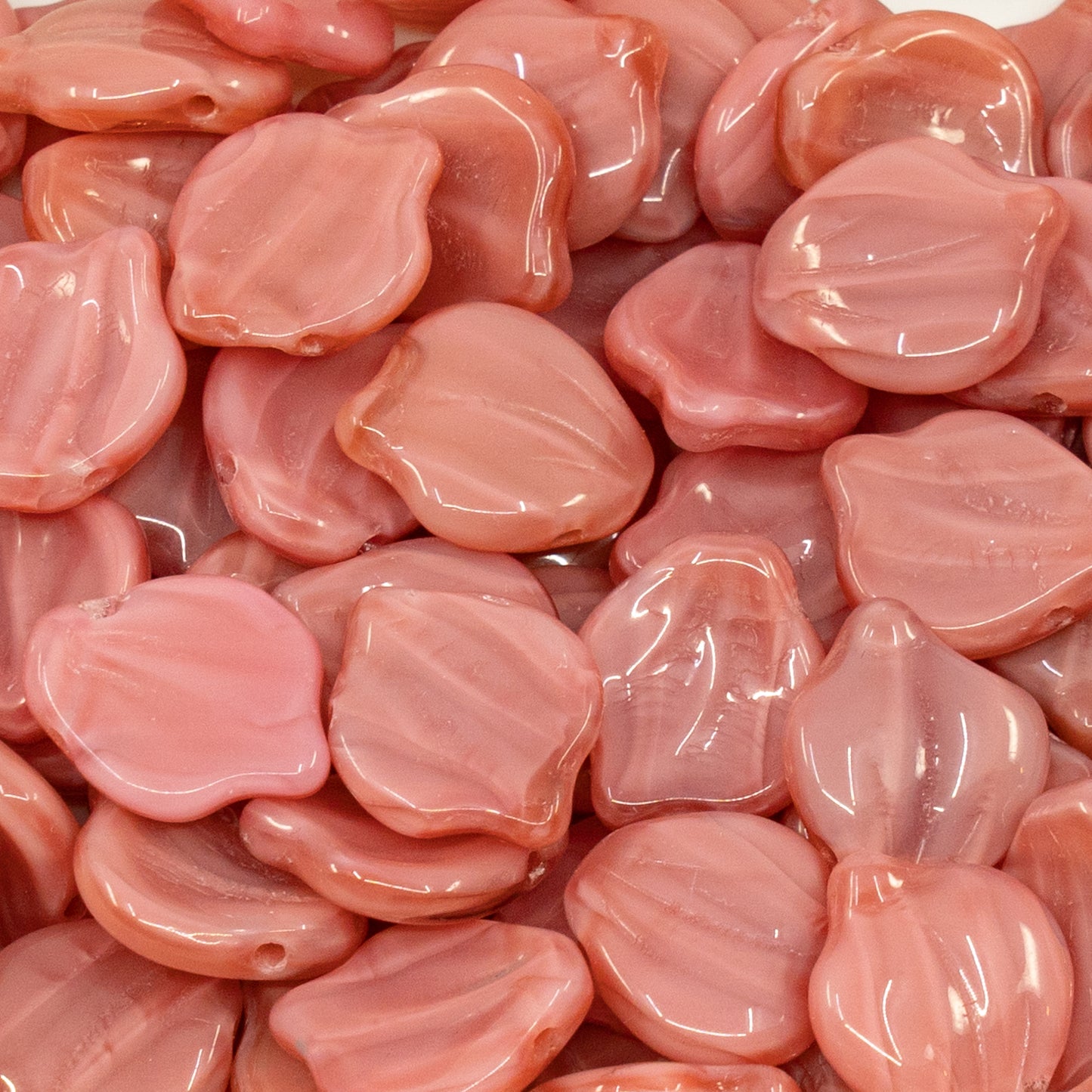 OUTLET 10 grams Peony Petal Beads, 12 x 15 mm, Silk Pink (silk-pink), Glass, Czech Republic