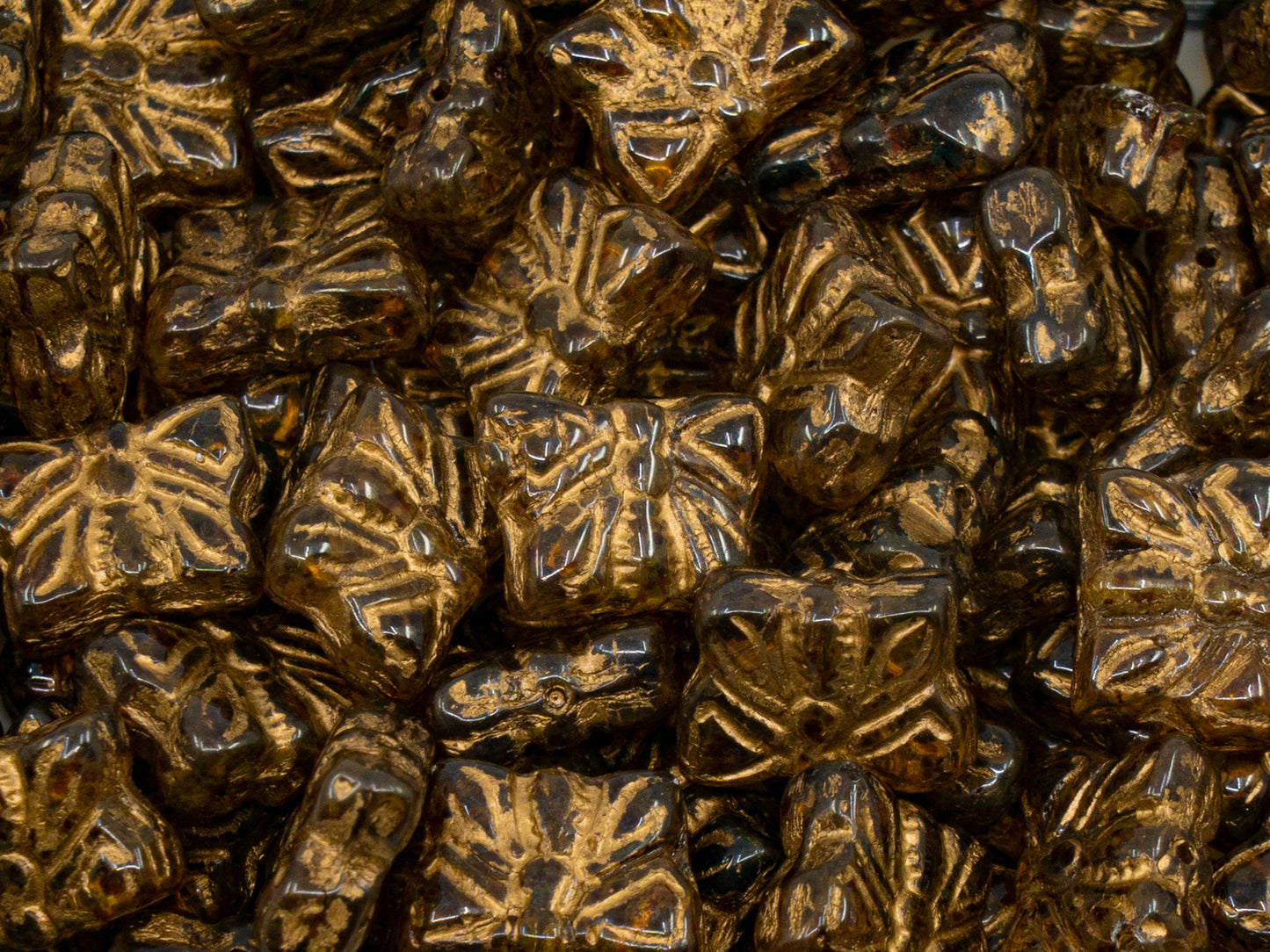 OUTLET 10 grams Butterfly Beads, 15 x 12 mm, Crystal Travertin Gold Lined (00030-86800-54202), Glass, Czech Republic