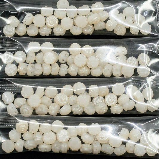 奥特莱斯 10 克复古圆形双孔贝壳设计珠子，6 x 6 毫米，白色奶油色珍珠（白色珍珠混合双孔），玻璃，捷克共和国