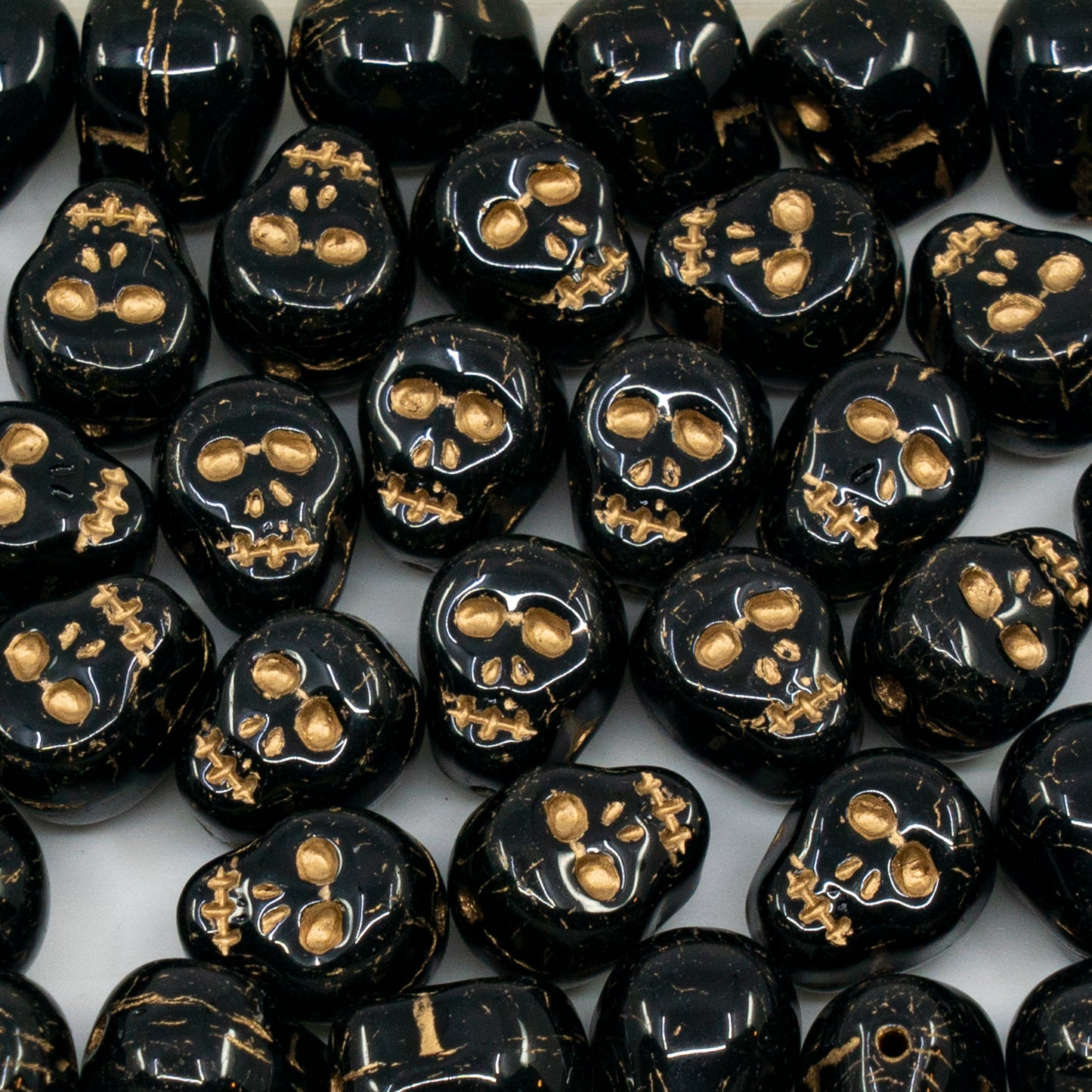 OUTLET 10 grams Skull Beads, 12 x 12 mm, Black Gold Lined (23980-54302), Glass, Czech Republic
