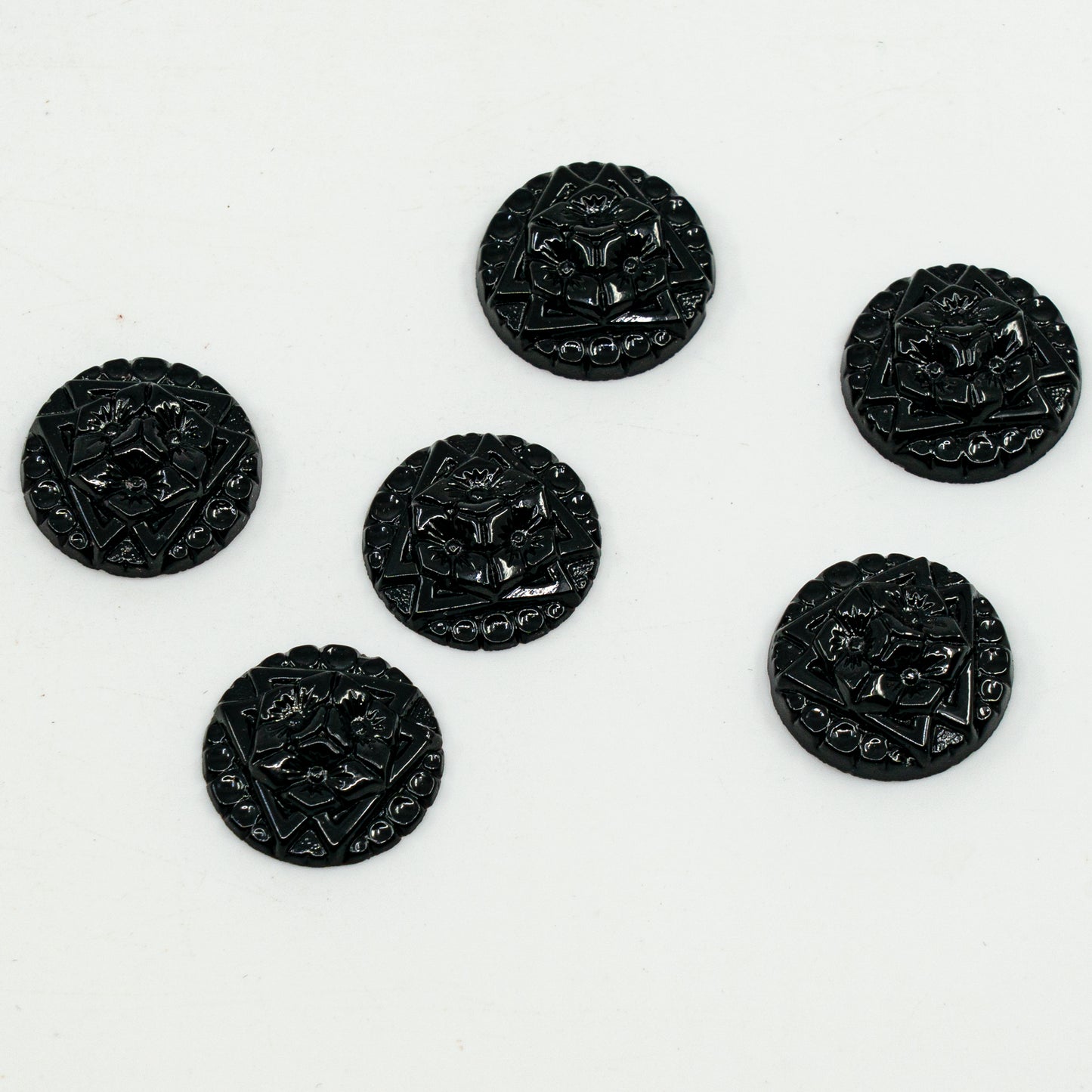 折扣店 10 克凸圆形珠子，18 x 18 毫米，黑色花朵（23980-花朵），玻璃，捷克共和国