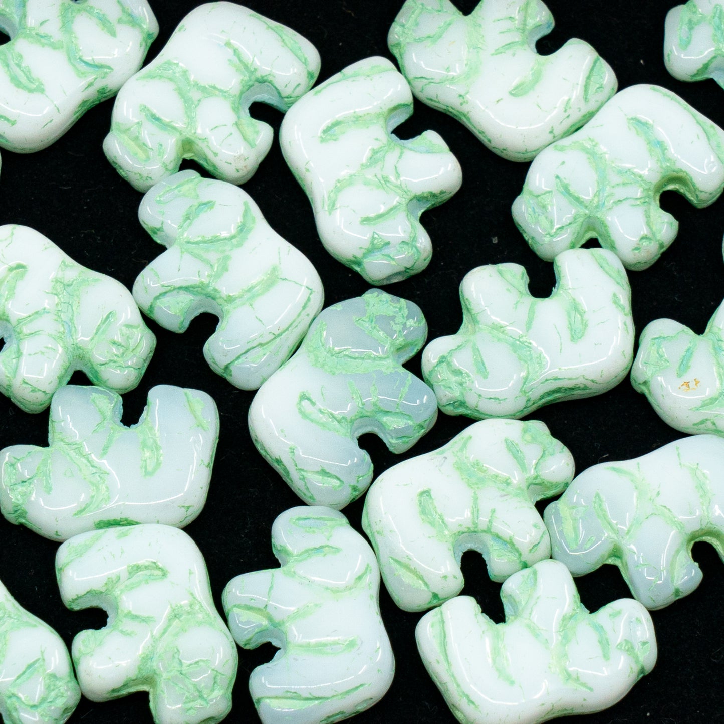 OUTLET 250 grams Small Elephant Beads, 15 x 11 mm, White Green Lined (02010-54322), Glass, Czech Republic