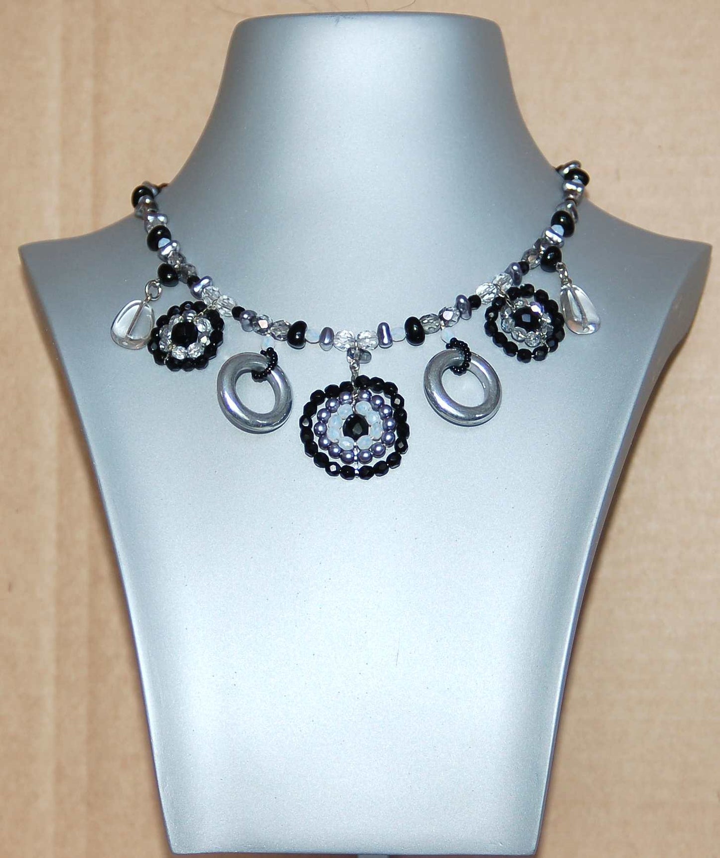 チェコガラスビーズのジュエリー3個セット（アウトレット ヴィンテージ）