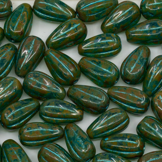 OUTLET 250克水滴瓜形珠，13 x 8毫米，透明水蓝色石灰华浅蓝色内衬（60010-86800-43811），玻璃，捷克共和国