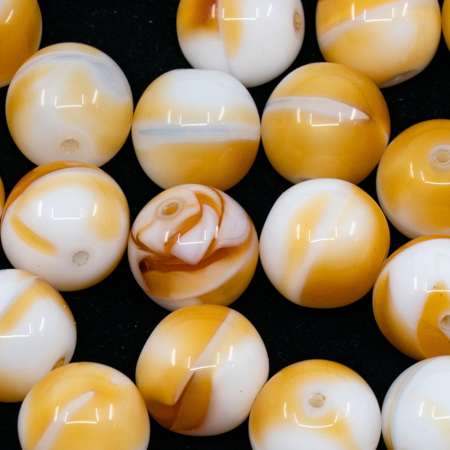 OUTLET 10 grams Round Druck Beads, 14 x 14 mm, White Beige Mixed Colors (white-beige-mix), Glass, Czech Republic