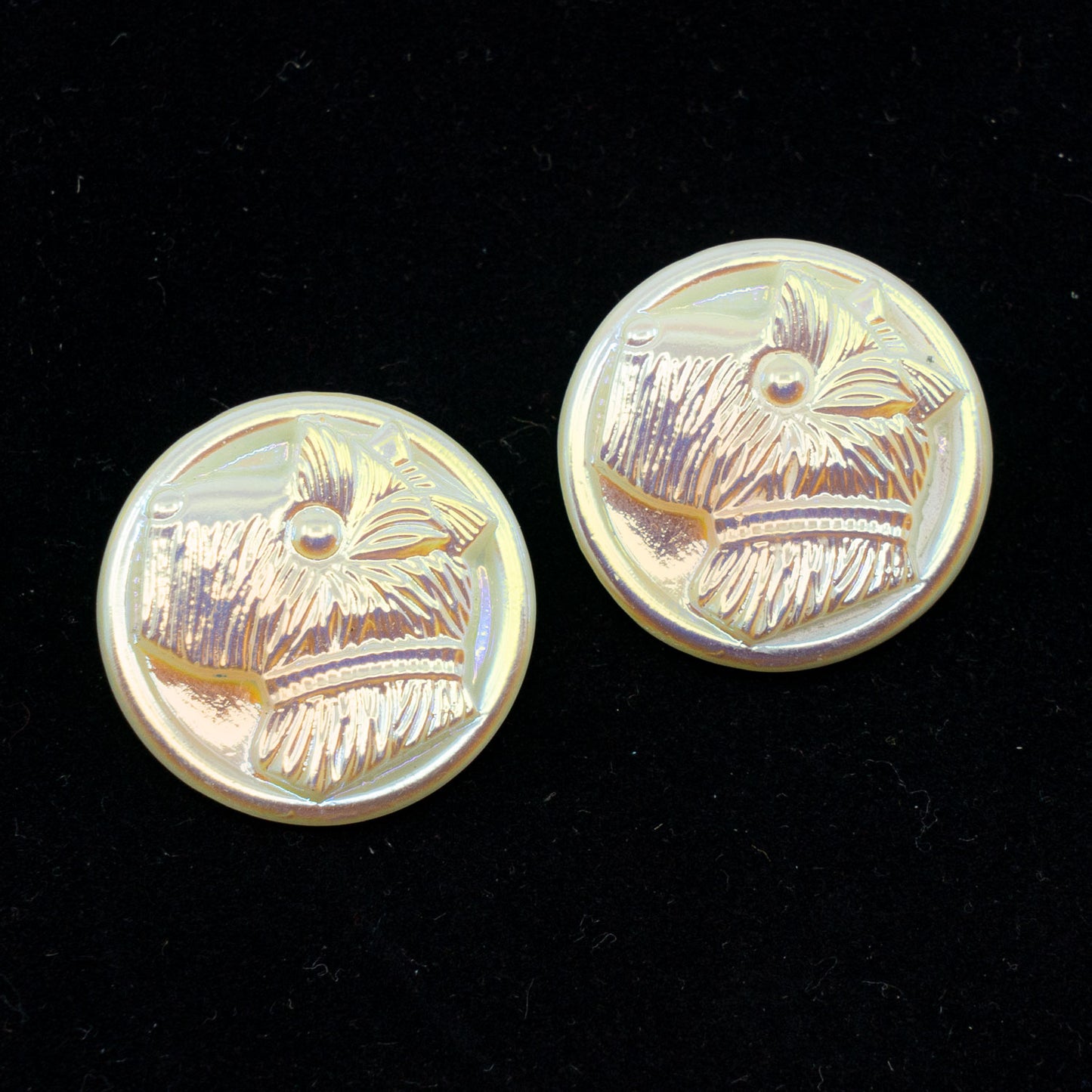 OUTLET 1pc Czech Glass Handmade Button, Size 10 (22.5 mm), Beige AB Dog Terrier