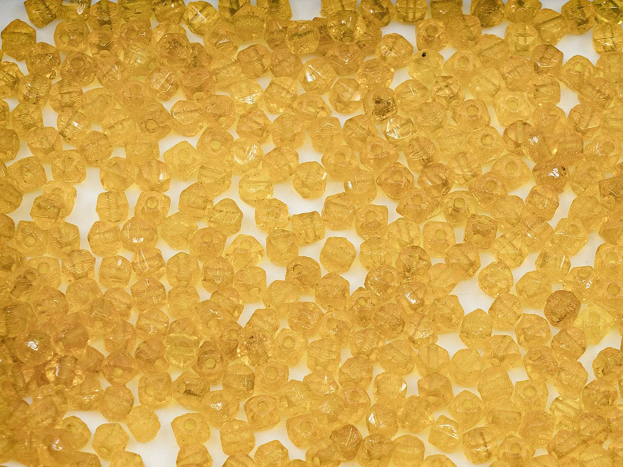 アウトレット イングリッシュカットビーズ、3mm、ガラス、チェコ共和国