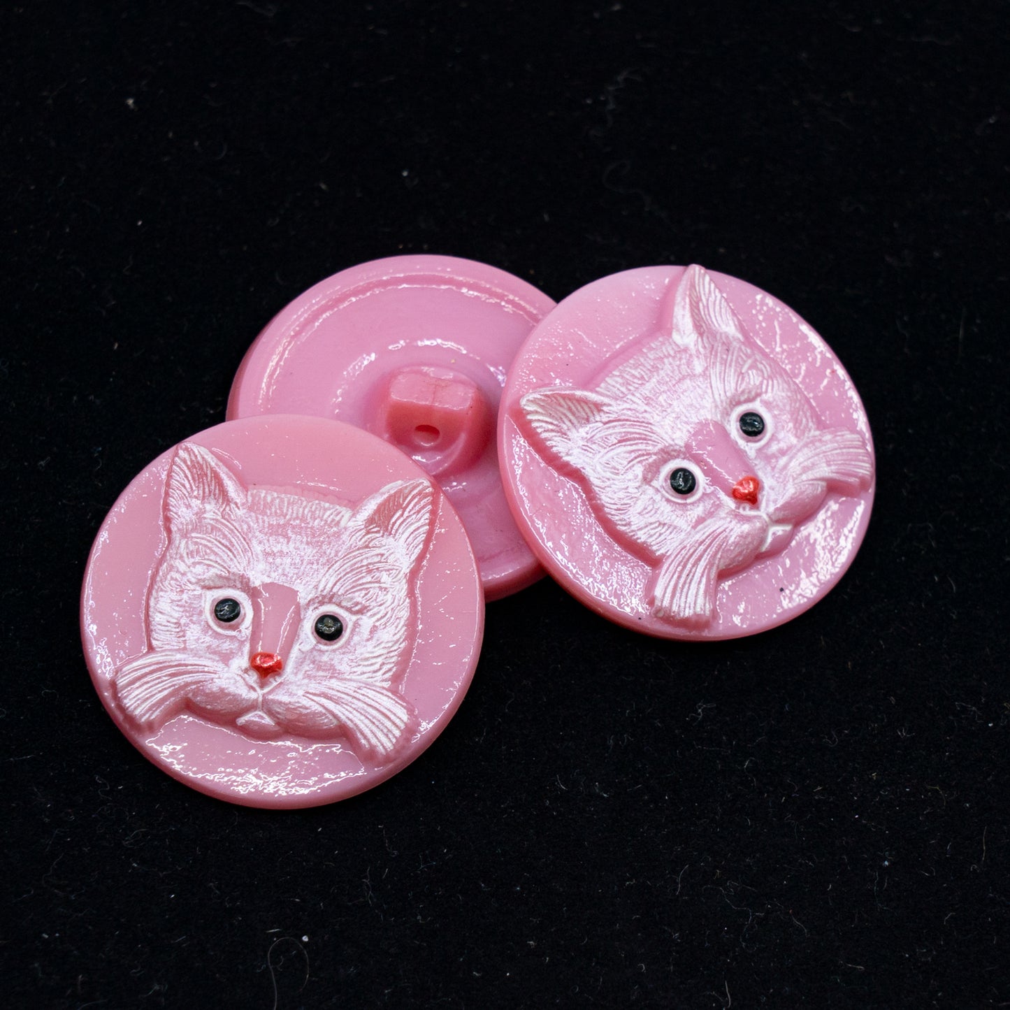 OUTLET 1 pcs Czech Glass Handmade Button, s12 / 27 mm, Pink Cat White (), Glass, Czech Republic