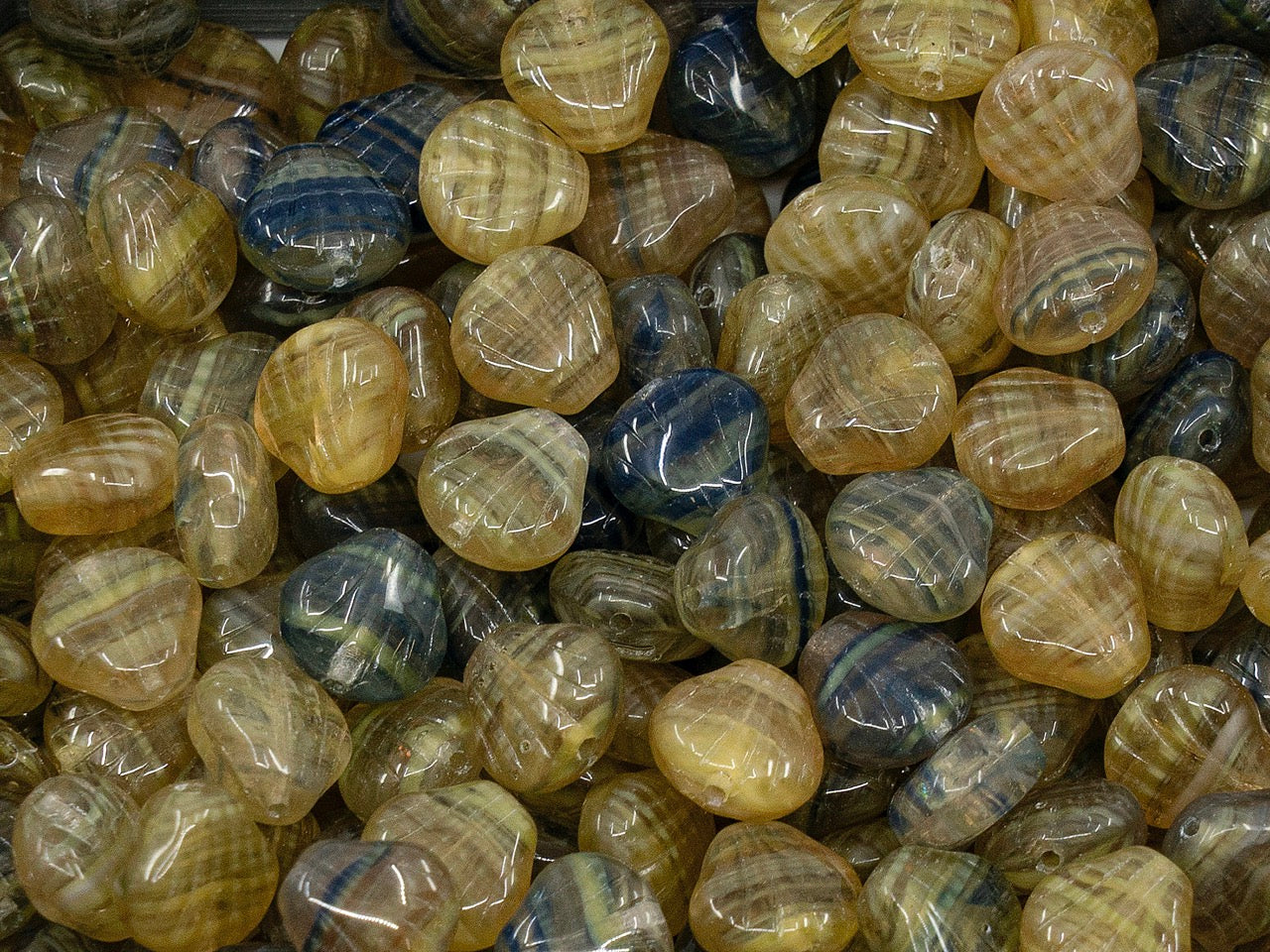 OUTLET Small Flat Shell Beads, 8x7 mm, Glass, Czech Republic