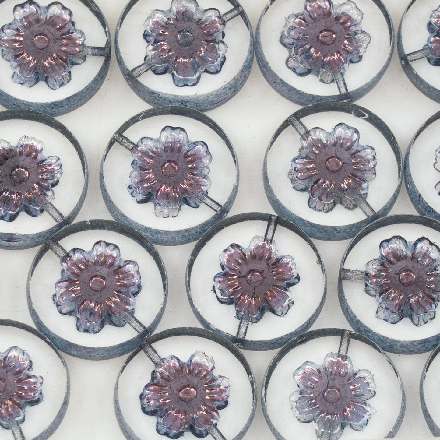 アウトレット 10グラム テーブルカットラウンドビーズ（花付き）、16 x 16 mm、クリスタルパープル（00030-15726）、ガラス、チェコ共和国