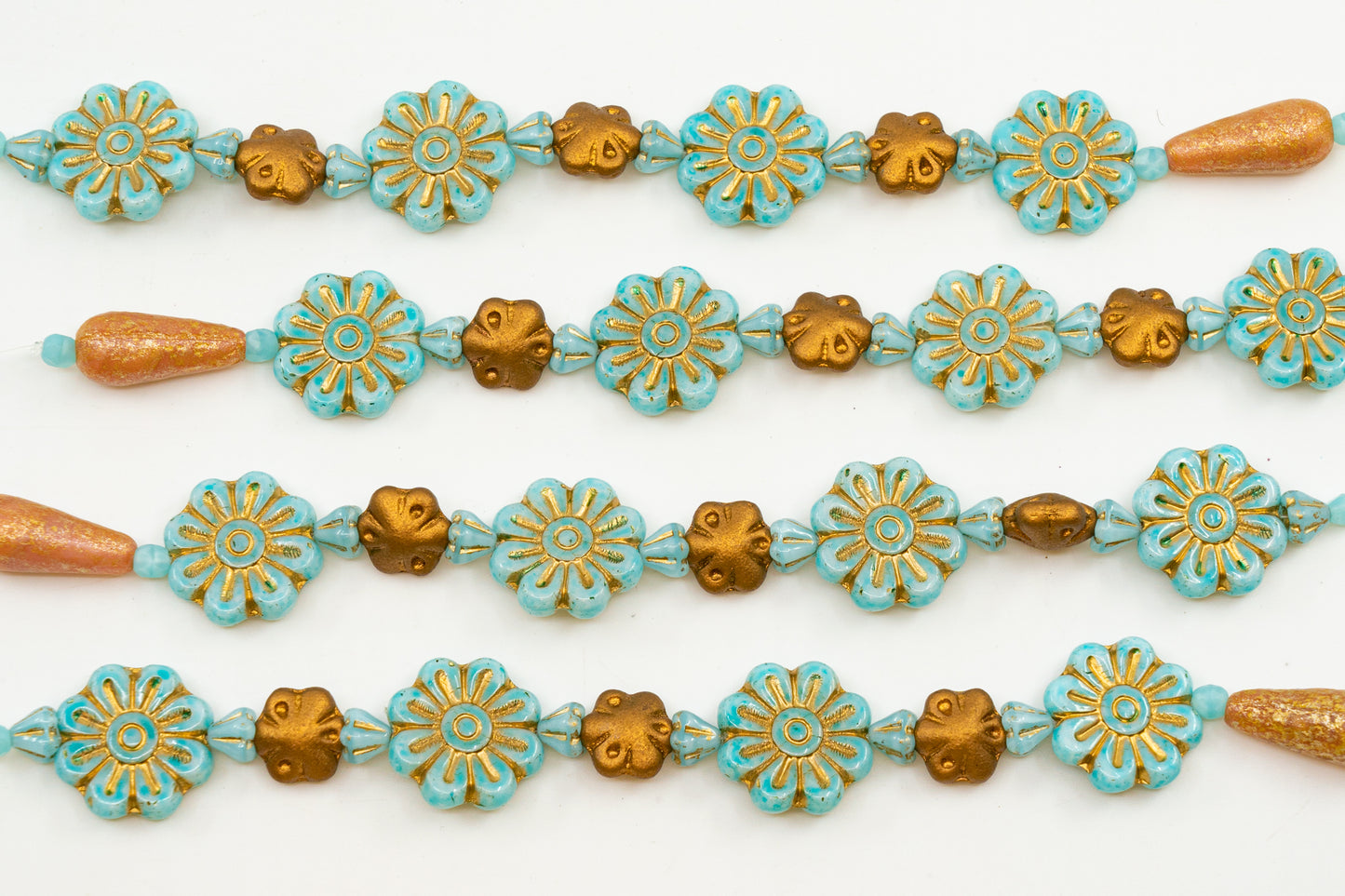 OUTLET 1 pc Stranded Bead Mix strand blue daisy