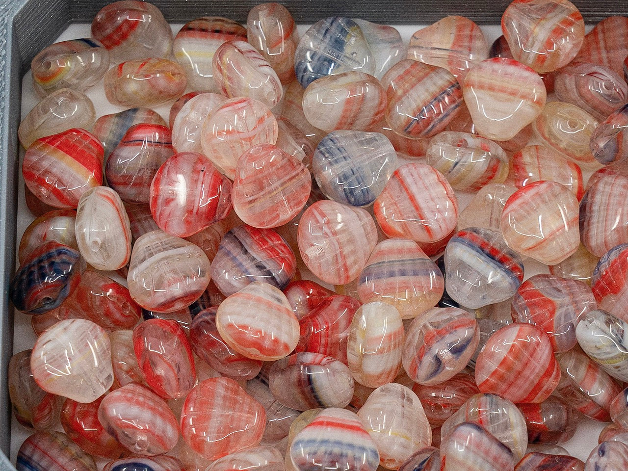 OUTLET Small Flat Shell Beads, 8x7 mm, Glass, Czech Republic