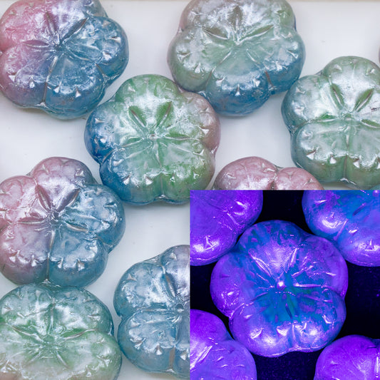 OUTLET 250g/50g Apple Flower Beads, 17 x 17 mm, Mixed Pink Blue Silver Lustered (R7256-56901), Glass, Czech Republic