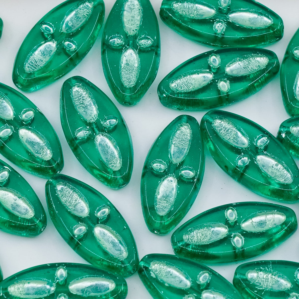 OUTLET 250g/50g Ship Eye Oval Beads, 20 x 9 mm, Transparent Green Emerald Green Lined (50730-54322), Glass, Czech Republic