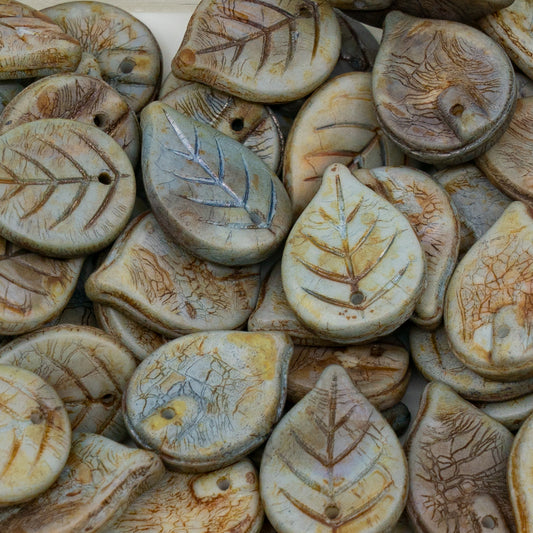 OUTLET 250g/50g Apple Leaf Beads, 18 x 13 mm, Chalk White Matte Stain With Luster Blue (03000-84110-65431), Glass, Czech Republic