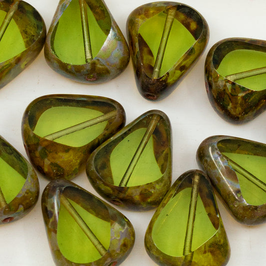 OUTLET 10 grams Table Cut Beads, 19 x 16 mm, Transparent Green Travertin (50220-86800), Glass, Czech Republic
