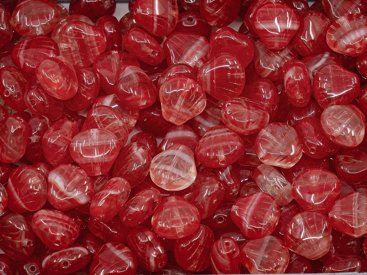 アウトレット 小さなフラットシェルビーズ、8x7 mm、ガラス、チェコ共和国