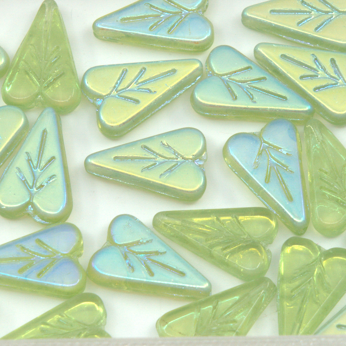 OUTLET 250g/50g Heart Leaf Bead, 16 x 11 mm, Transparent Green Ab (50400-28701), Glass, Czech Republic