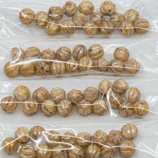 奥特莱斯 10克瓜珠，8 x 8毫米，白色染色，琥珀光泽（02010-65401），玻璃，捷克共和国