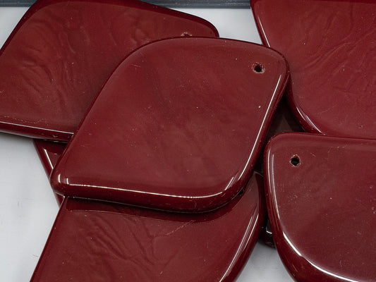 OUTLET 10 grams Flat Pendat Beads, 5 x 48 mm, Opaque Red (93210), Glass, Czech Republic