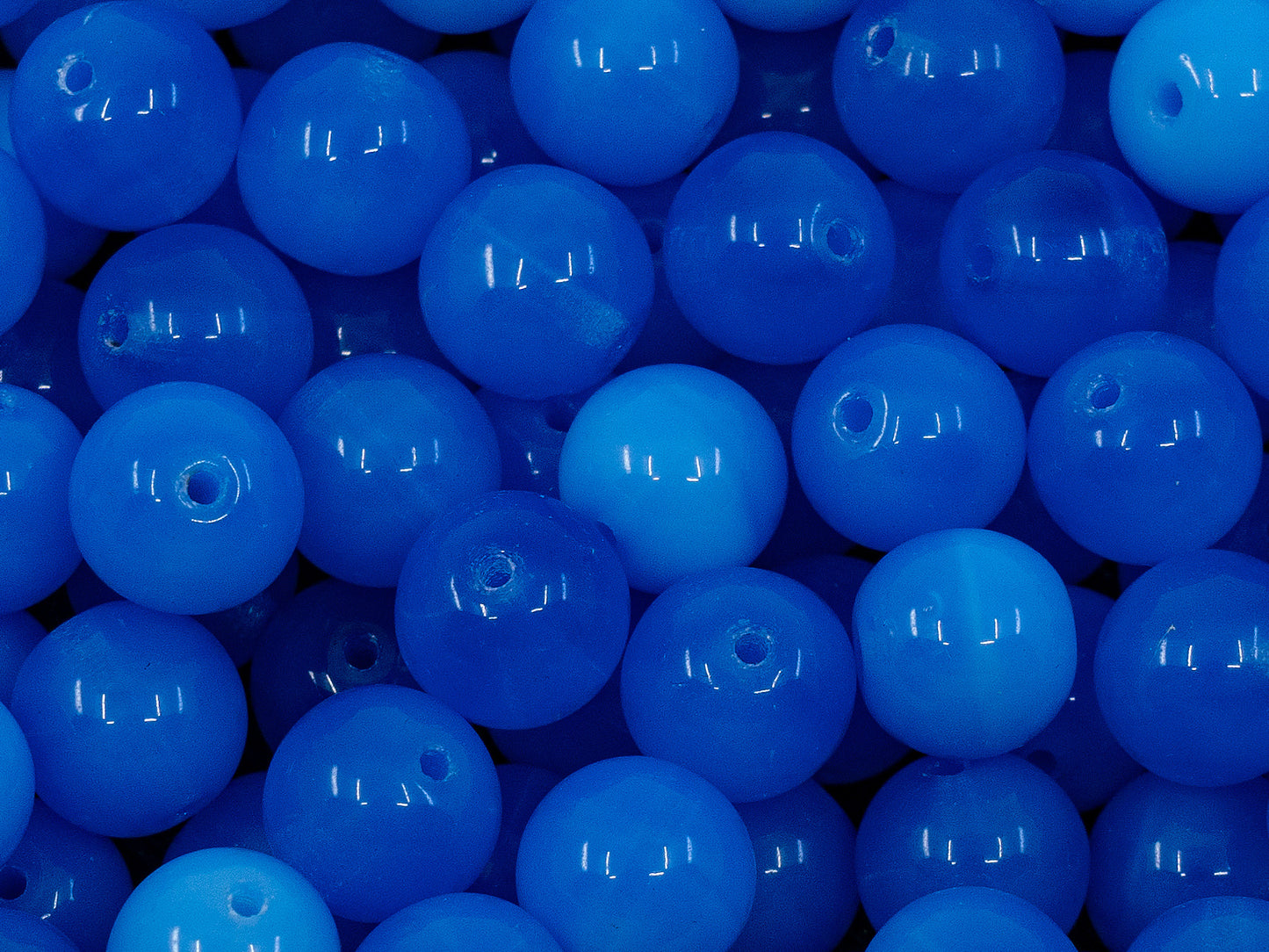 OUTLET 10 grams Round Druck Beads, 5 x 5 mm, Opal Blue (31000), Glass, Czech Republic