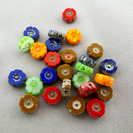 OUTLET 10 grams Table Cut Hawaii Flower Beads, 8 x 8 mm, Mixed Colors (mix), Glass, Czech Republic