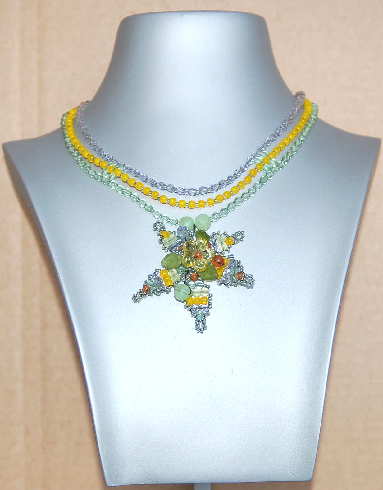 チェコガラスビーズのジュエリー3個セット（アウトレット ヴィンテージ）