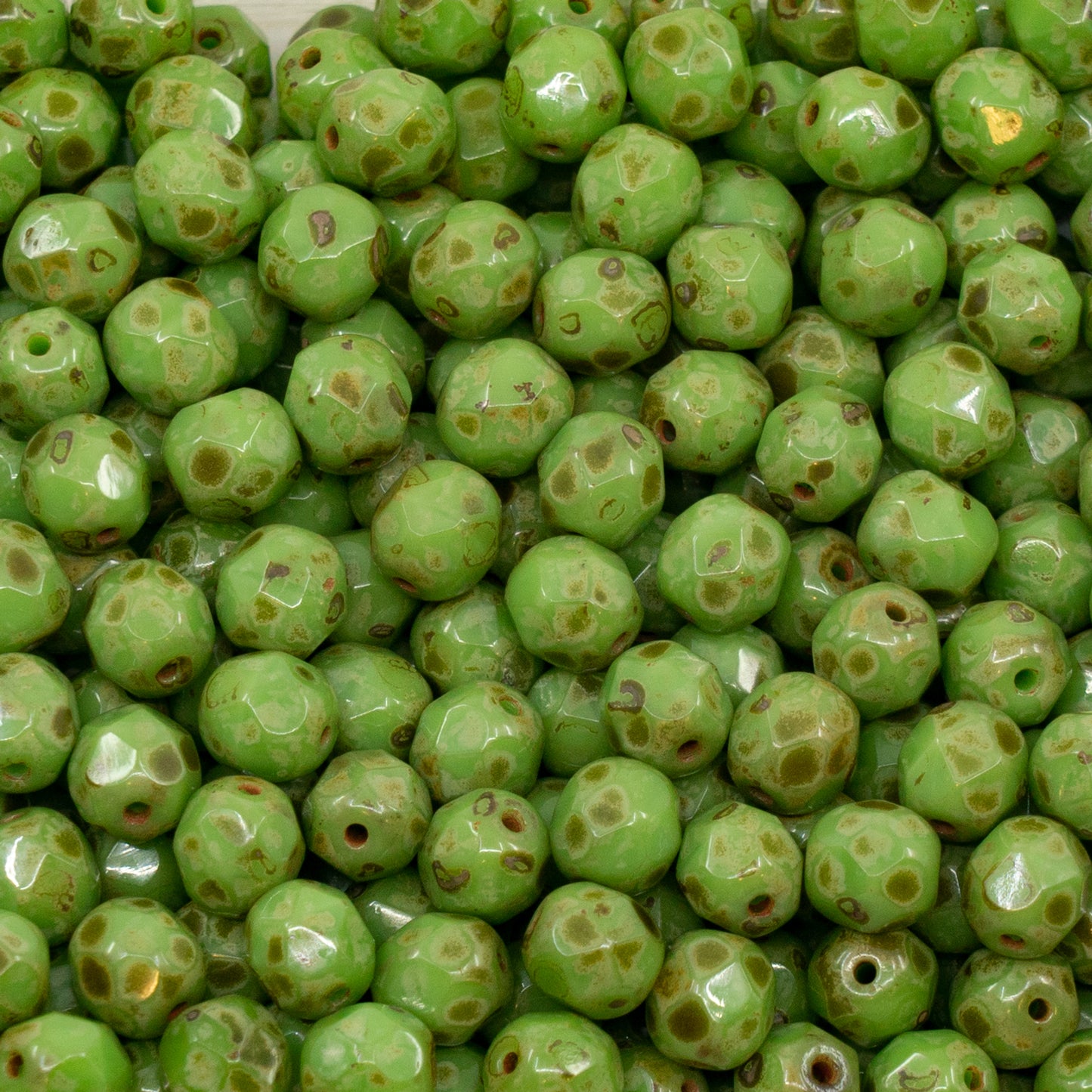アウトレット（125g/250g）ファセットラウンドファイアポリッシュビーズ、不透明グリーントラバーチン（53200-86800）、ガラス、チェコ共和国