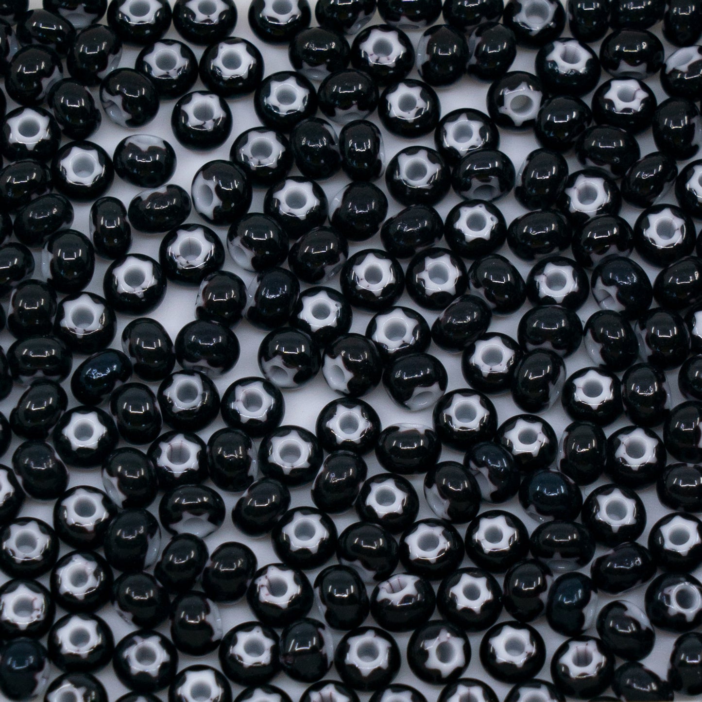 OUTLET 10 grams Cornelian Star Preciosa Ornela Seed Beads, 5/0, Black Star (23798), Glass, Czech Republic