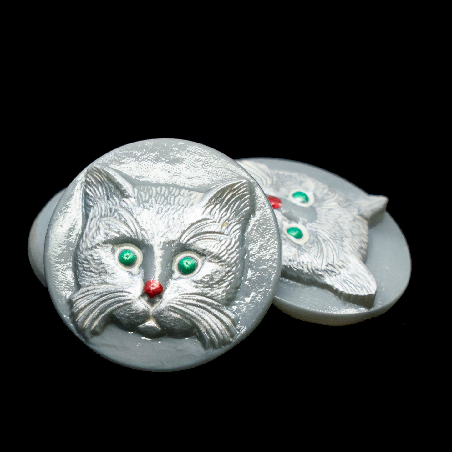 OUTLET 1pc Czech Glass Handmade Button, Size 10 (22.5 mm), Animal Design - Gray Cat