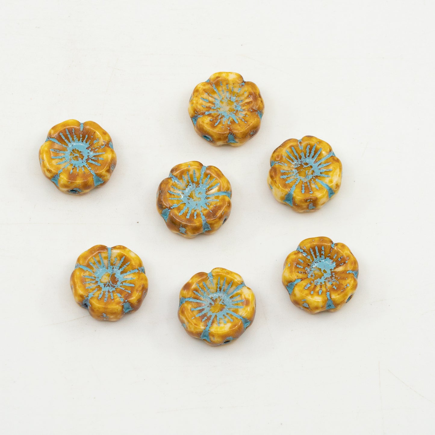 OUTLET 10 grams Hawaiian Flower Beads, White Travertin Light Blue Lined (02010-86800-54308), Glass, Czech Republic