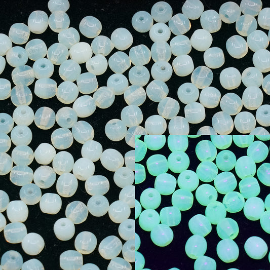 OUTLET 250g/50g Round Druck Beads, 4 x 4 mm, Opal Yellow (81000), Glass, Czech Republic