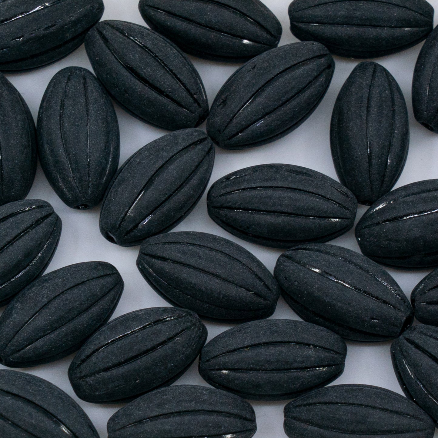 OUTLET 10 grams Oval Melon Pressed Beads, 18 x 11 mm, Gray Matte (40040-84100), Glass, Czech Republic